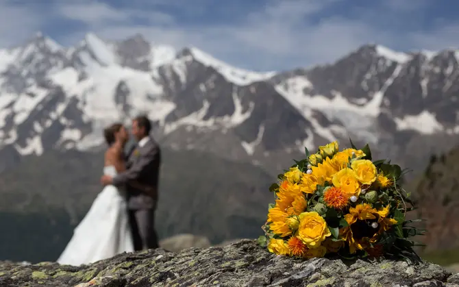 Ihre Hochzeit inmitten 18 Viertausender