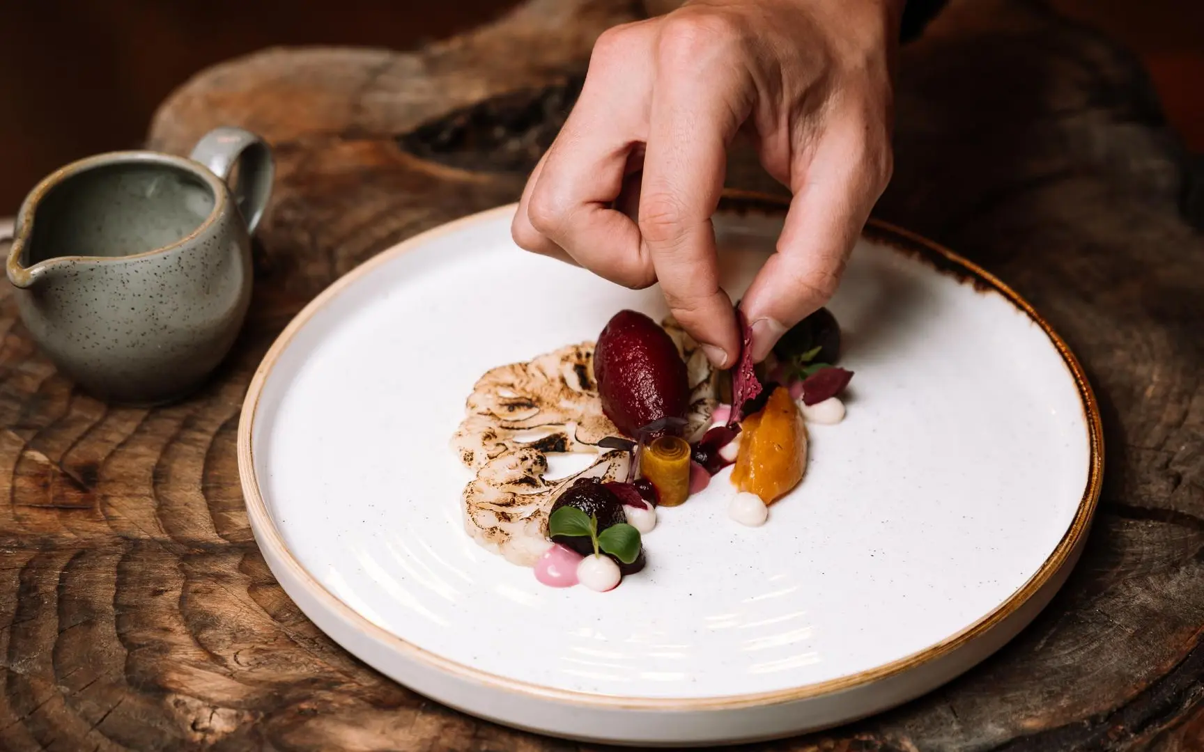 Preparation of a starter at the gourmet restaurant Cäsar Ritz